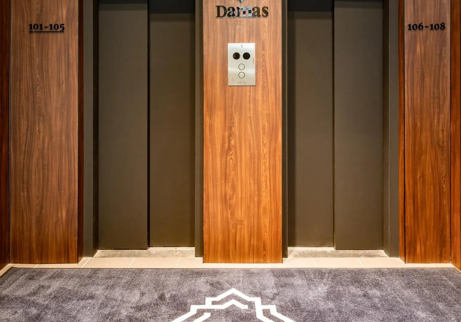 **** Hotel Damas Suites Budapest Ungarn